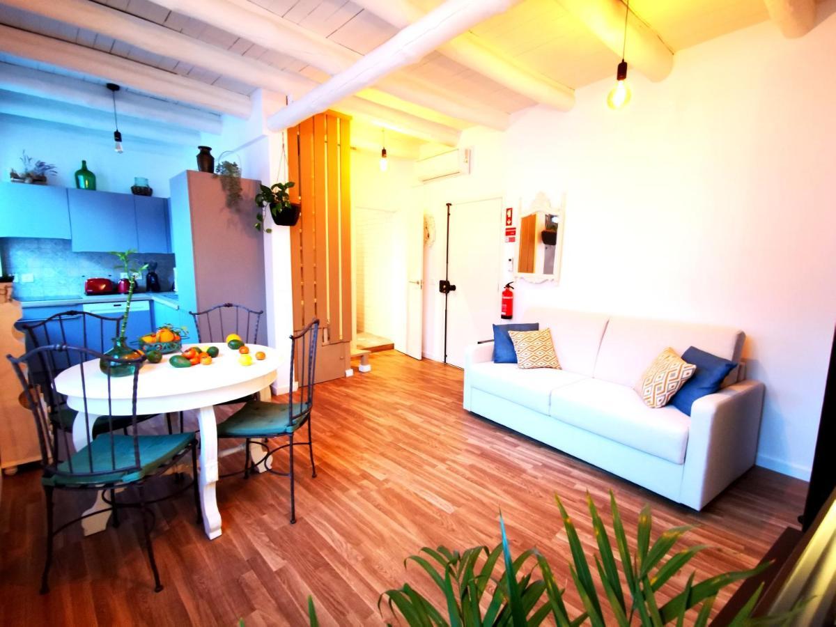 Charming Portuguese Style Apartment, For Rent "Vida A Portuguesa", "Amendoa Or Limao" Alojamento Local Portimao Bagian luar foto