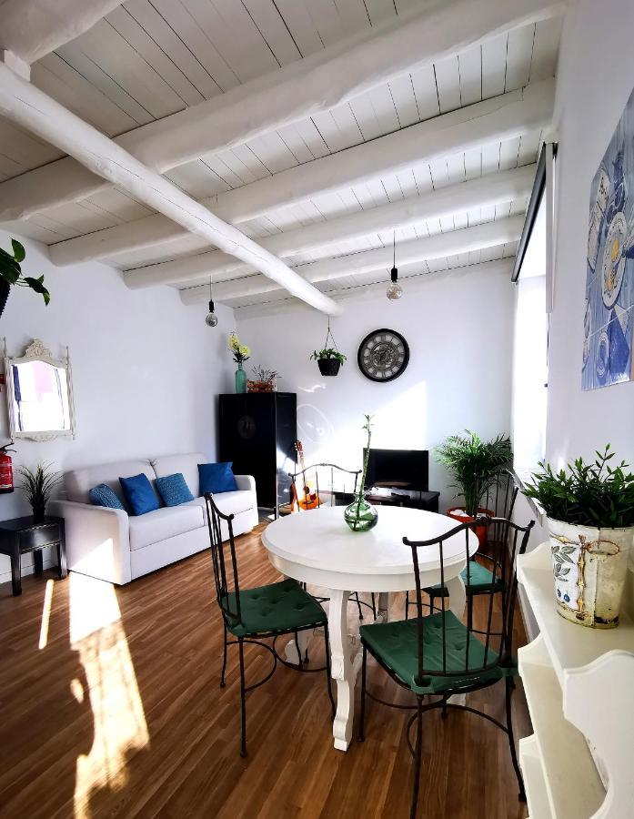 Charming Portuguese Style Apartment, For Rent "Vida A Portuguesa", "Amendoa Or Limao" Alojamento Local Portimao Bagian luar foto